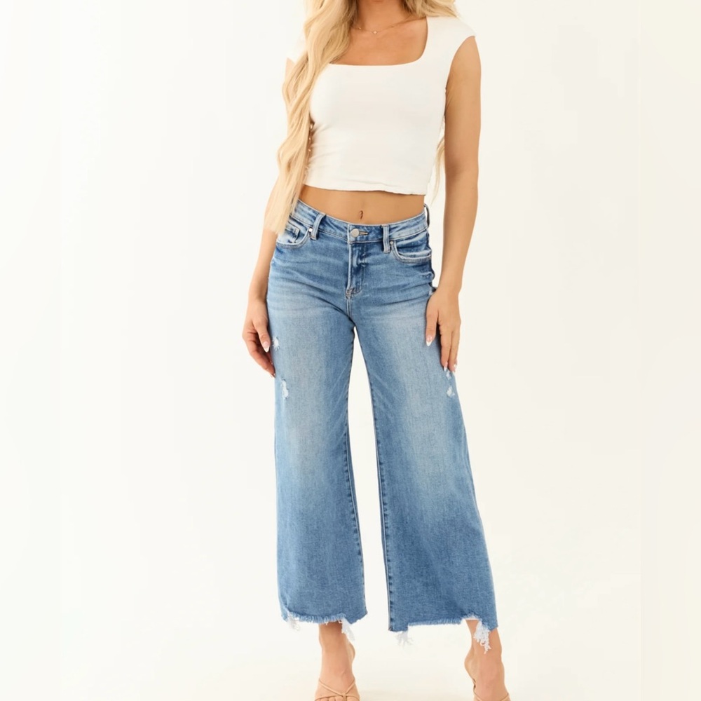 Stylish Blue Cropped Ankle Jeans